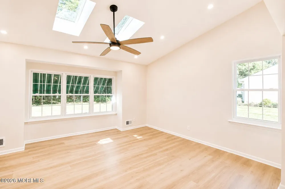 99 Oak Lane Eatontown, NJ 07724