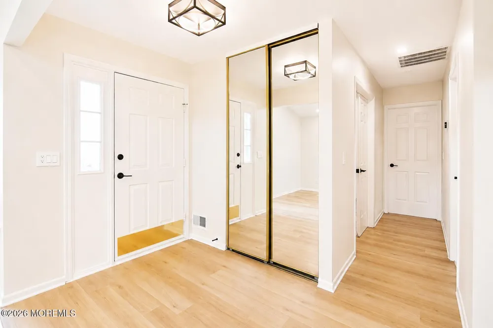 99 Oak Lane Eatontown, NJ 07724