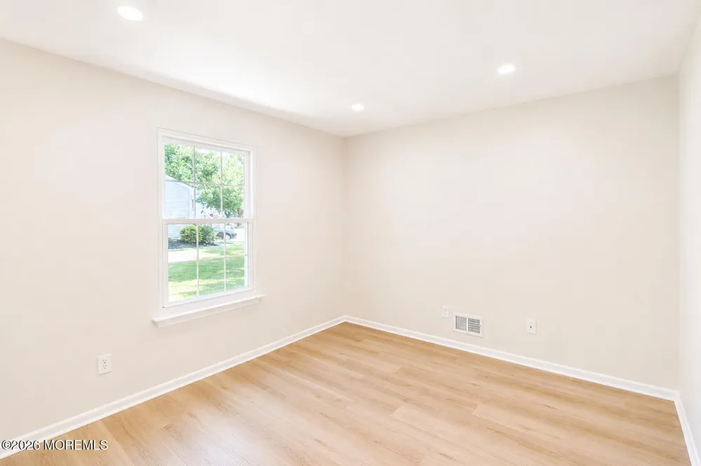 99 Oak Lane Eatontown, NJ 07724