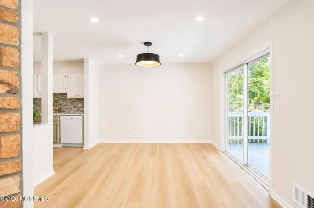 99 Oak Lane Eatontown, NJ 07724