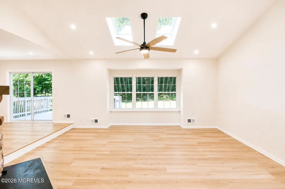 99 Oak Lane Eatontown, NJ 07724