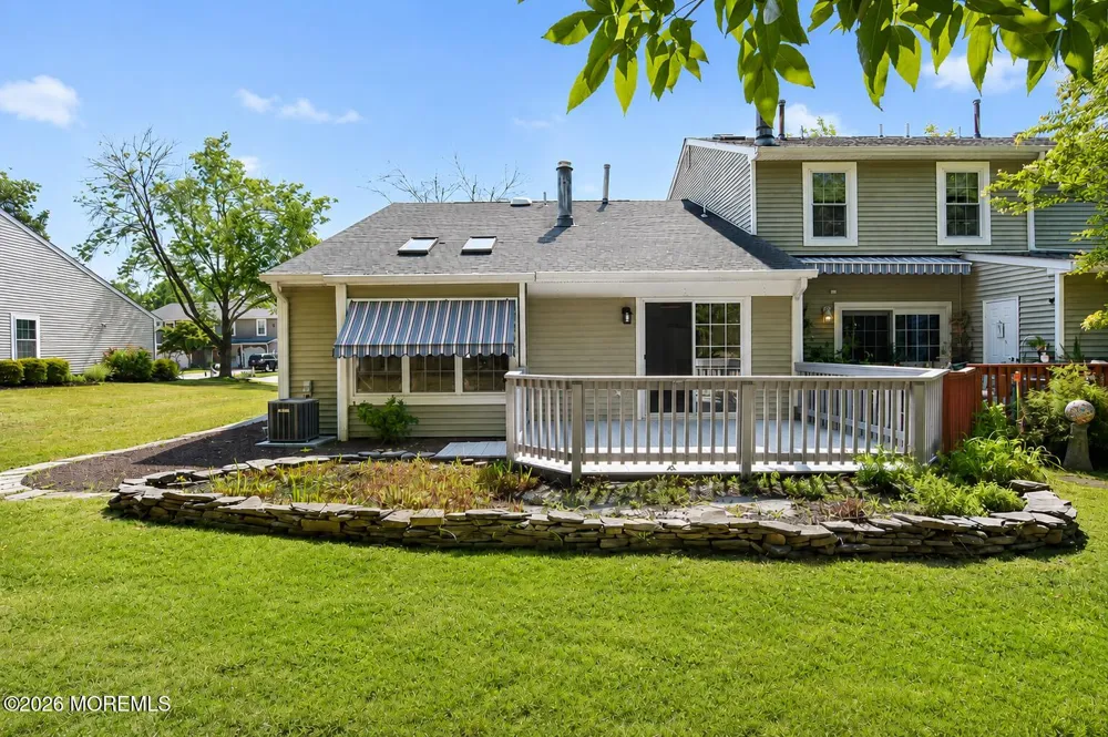 99 Oak Lane Eatontown, NJ 07724