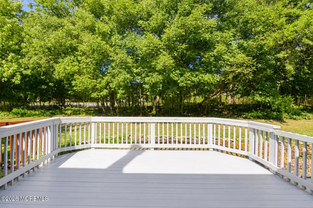 99 Oak Lane Eatontown, NJ 07724