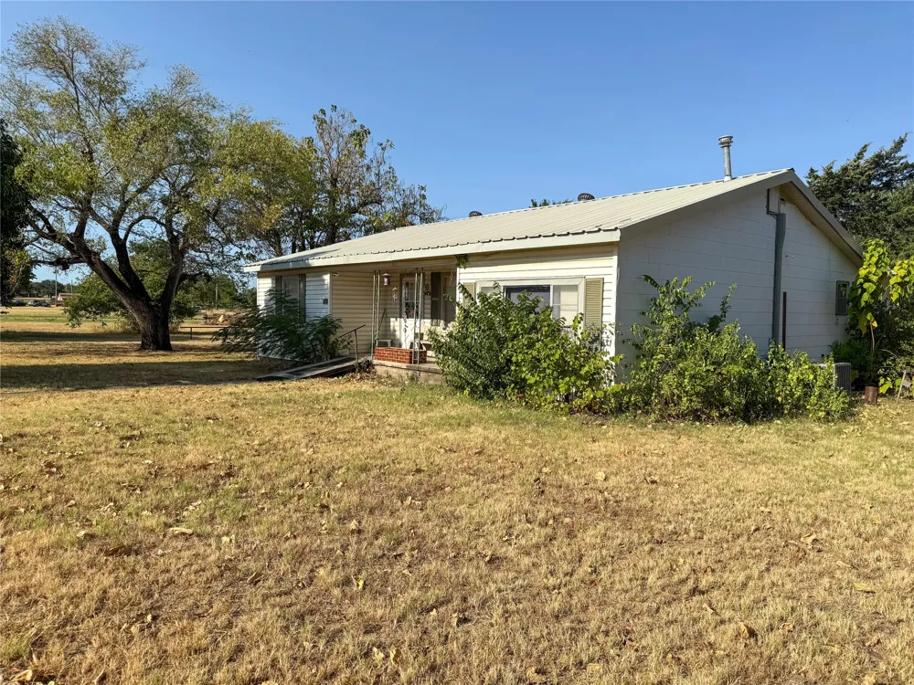 504 S Hall Street Montague, TX 76251