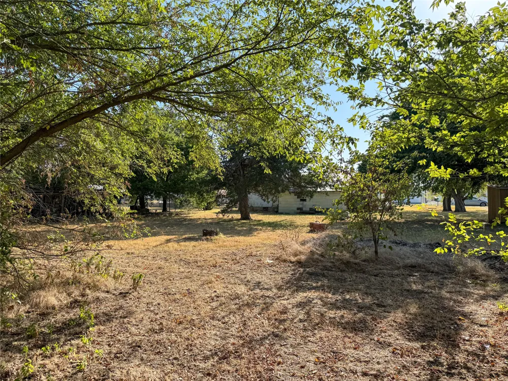 504 S Hall Street Montague, TX 76251