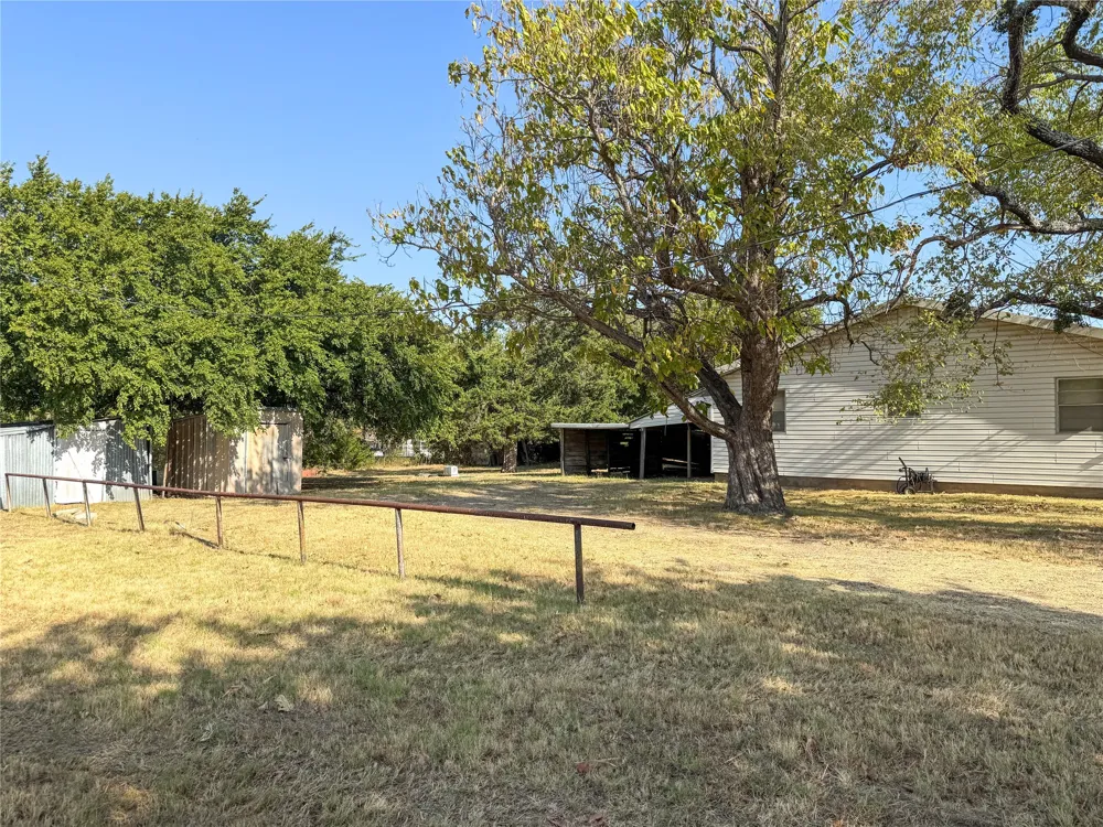 504 S Hall Street Montague, TX 76251