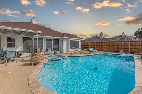 2812 Preston Creek