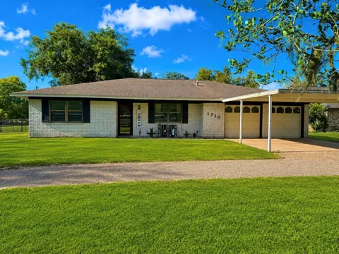 1710 North Road