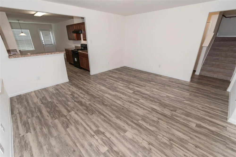 2822 Junction Drive Houston, TX 77045