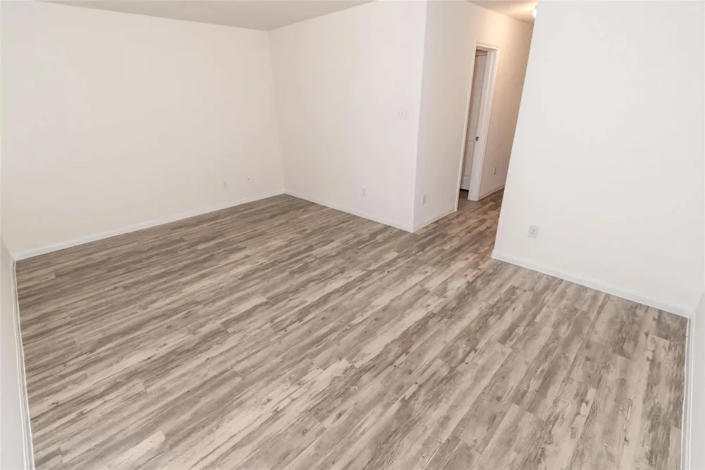 2822 Junction Drive Houston, TX 77045