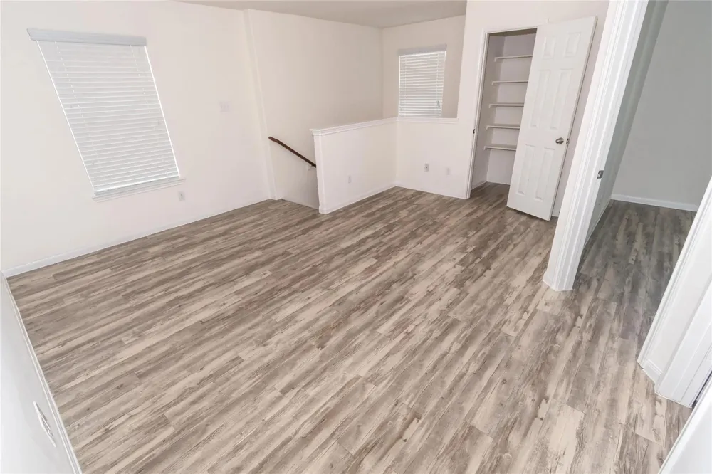 2822 Junction Drive Houston, TX 77045
