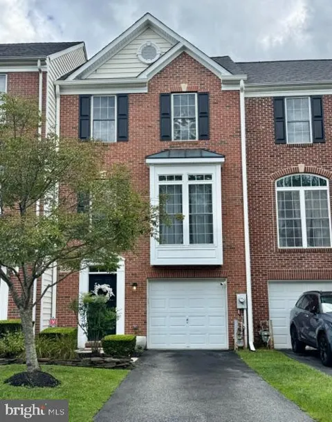 1564 HALLWOOD COURT