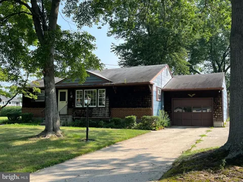 606 HAMILTON DRIVE