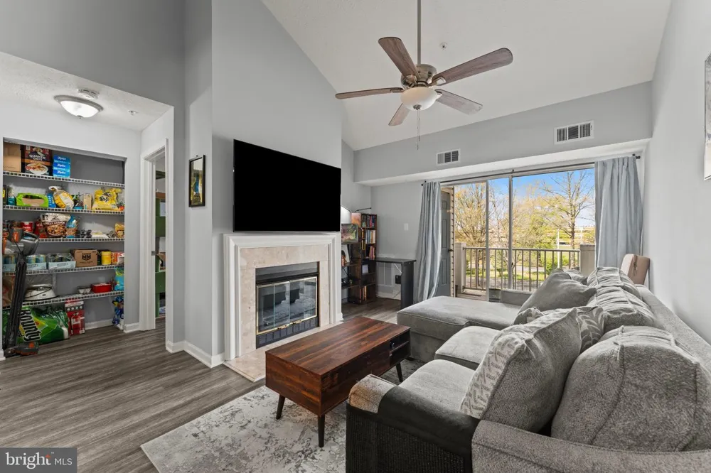 8951 TOWN CENTER CIRCLE #3-303 Upper Marlboro, MD 20774