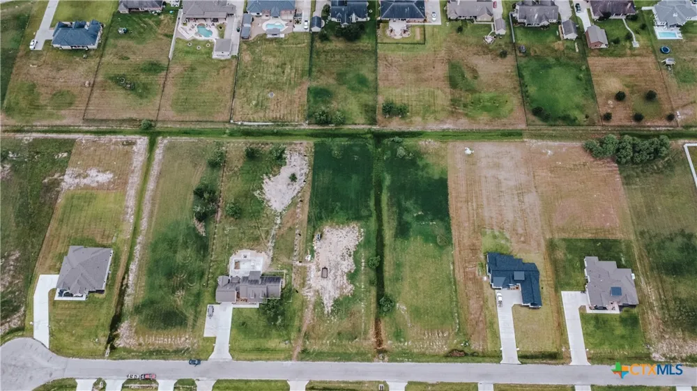 594 Dayspring Victoria, TX 77904