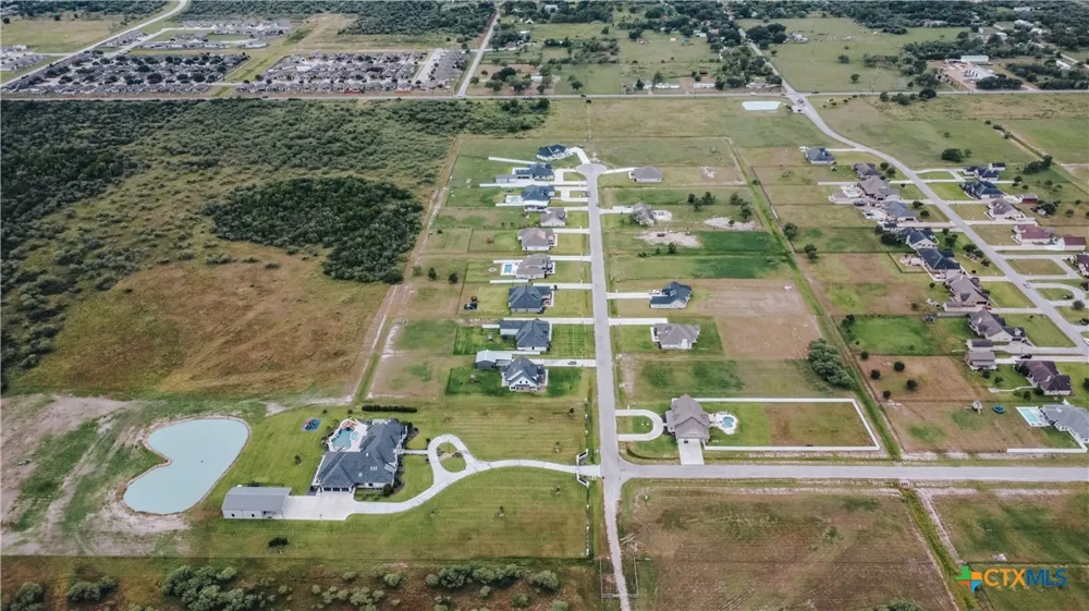 594 Dayspring Victoria, TX 77904