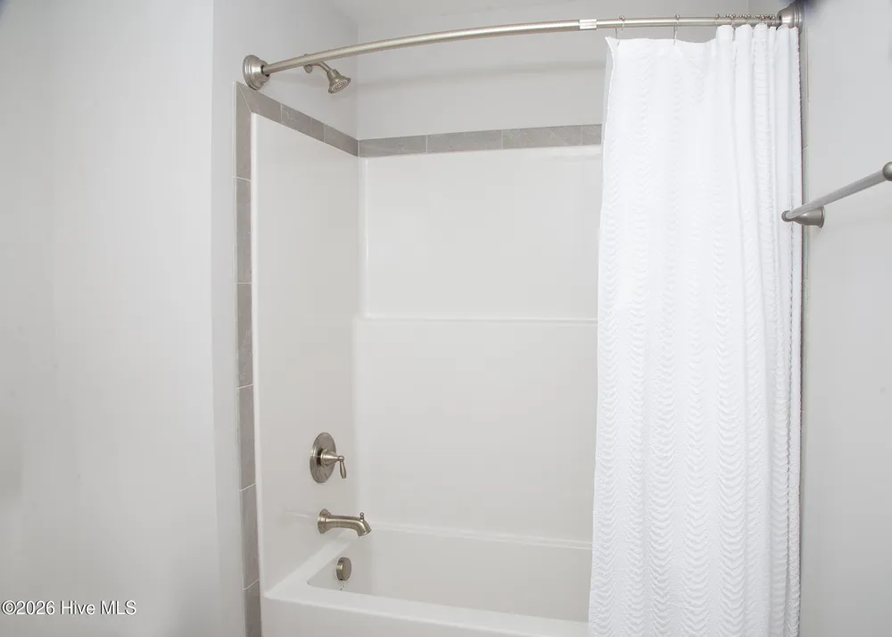1809 Live Oak Street #225 Beaufort, NC 28516
