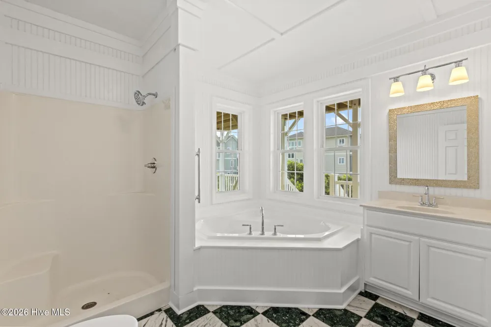 9813 Sandy Court Emerald Isle, NC 28594