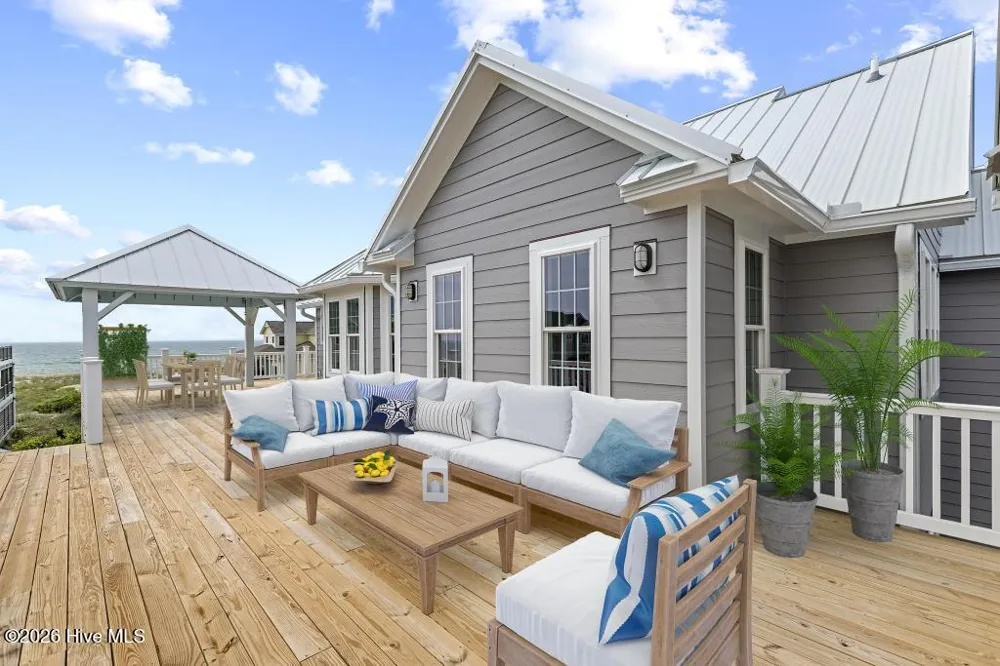 9813 Sandy Court Emerald Isle, NC 28594