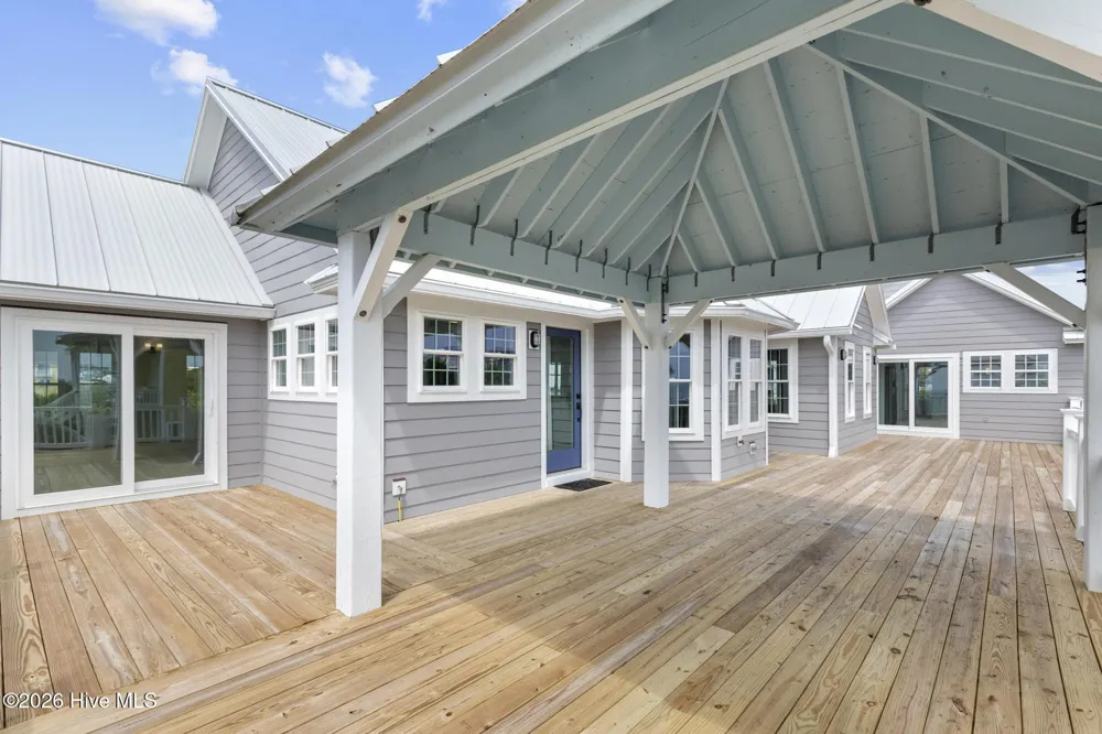 9813 Sandy Court Emerald Isle, NC 28594