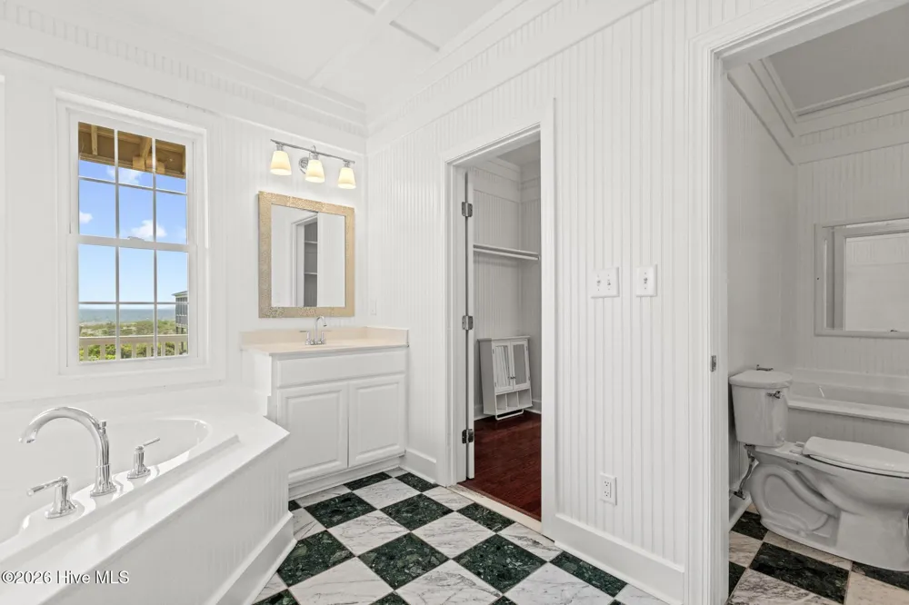 9813 Sandy Court Emerald Isle, NC 28594