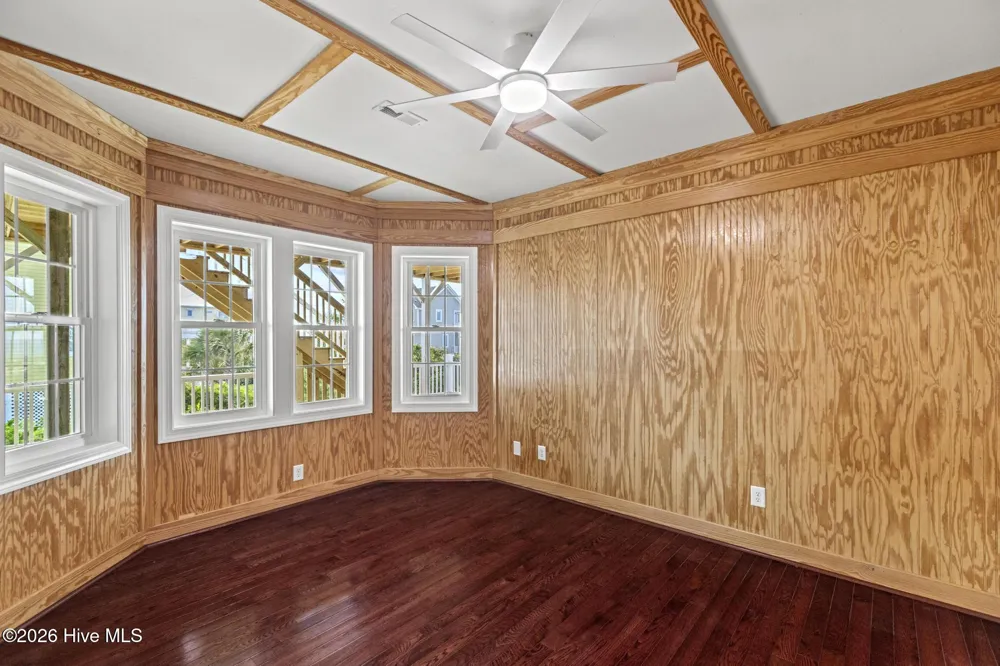 9813 Sandy Court Emerald Isle, NC 28594