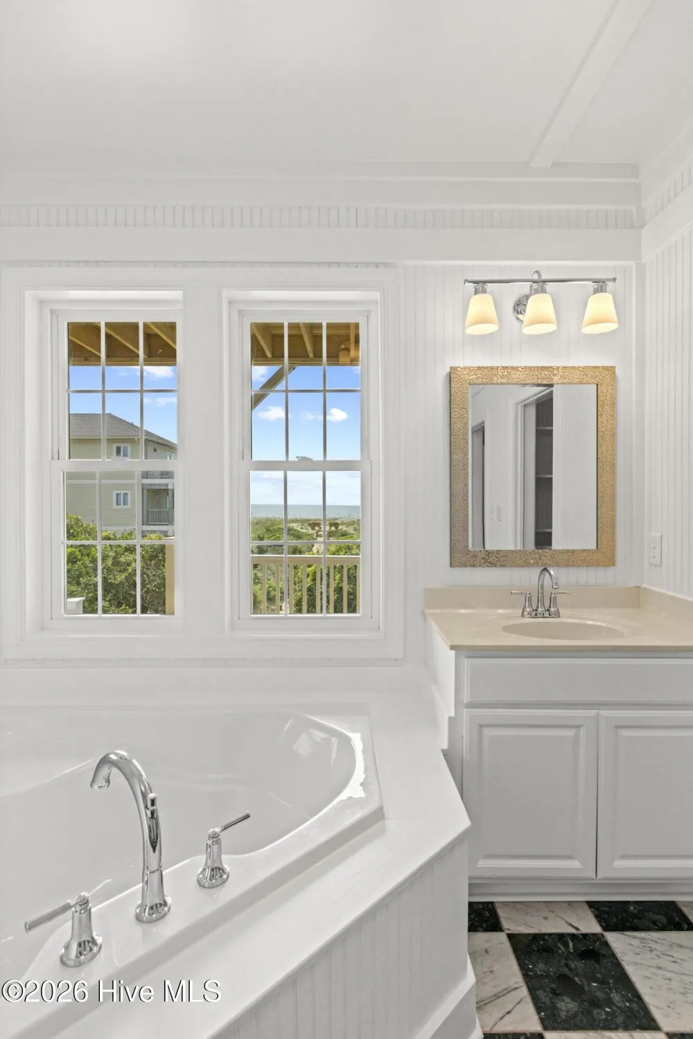 9813 Sandy Court Emerald Isle, NC 28594
