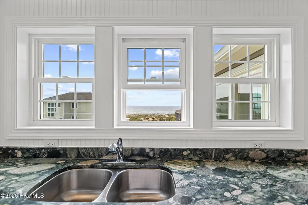 9813 Sandy Court Emerald Isle, NC 28594