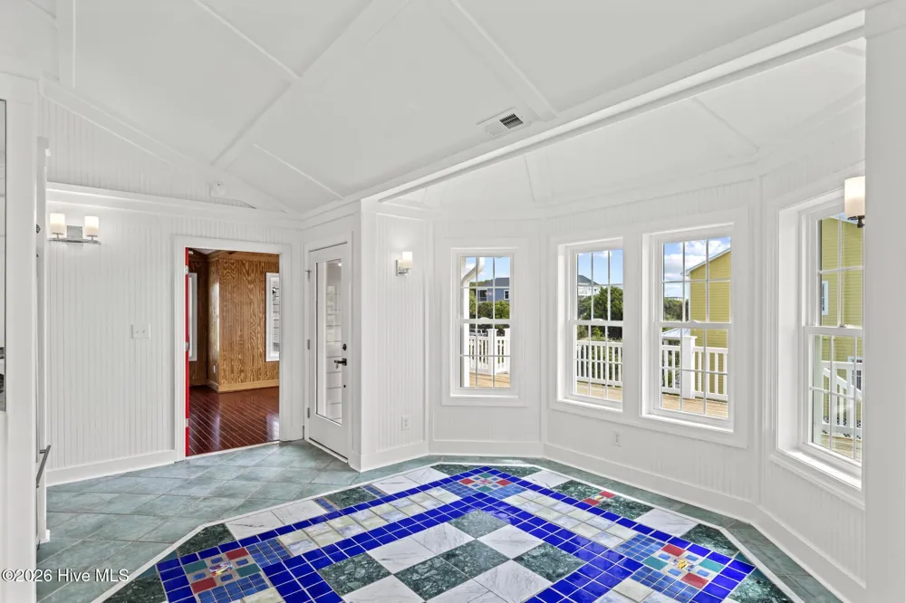 9813 Sandy Court Emerald Isle, NC 28594