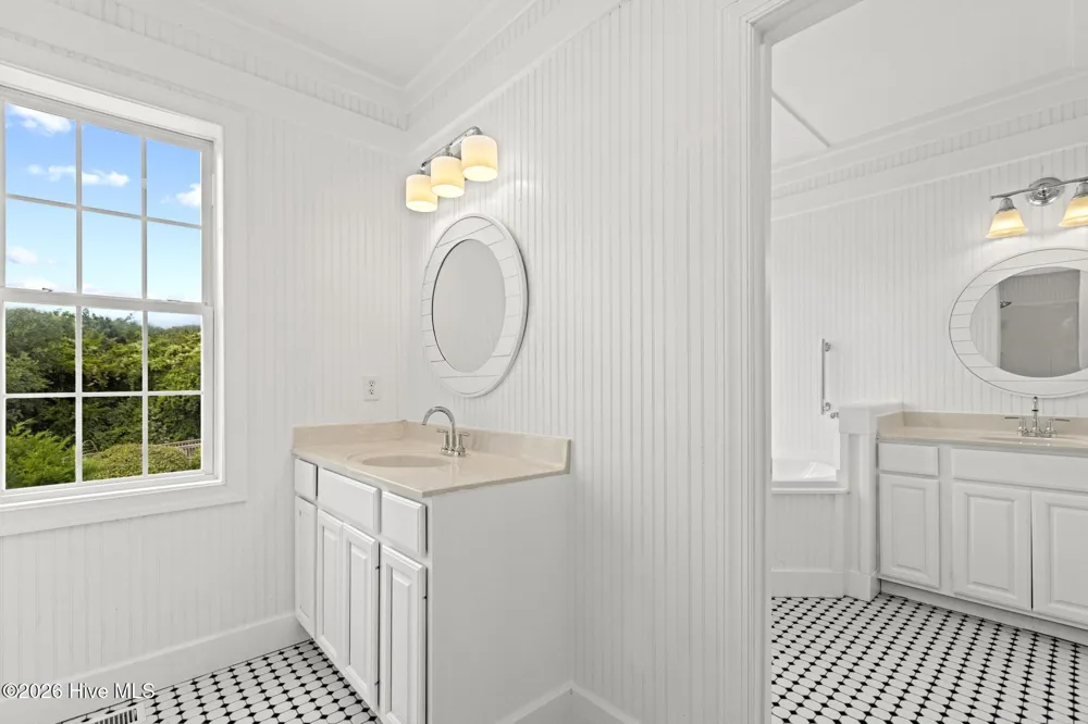 9813 Sandy Court Emerald Isle, NC 28594