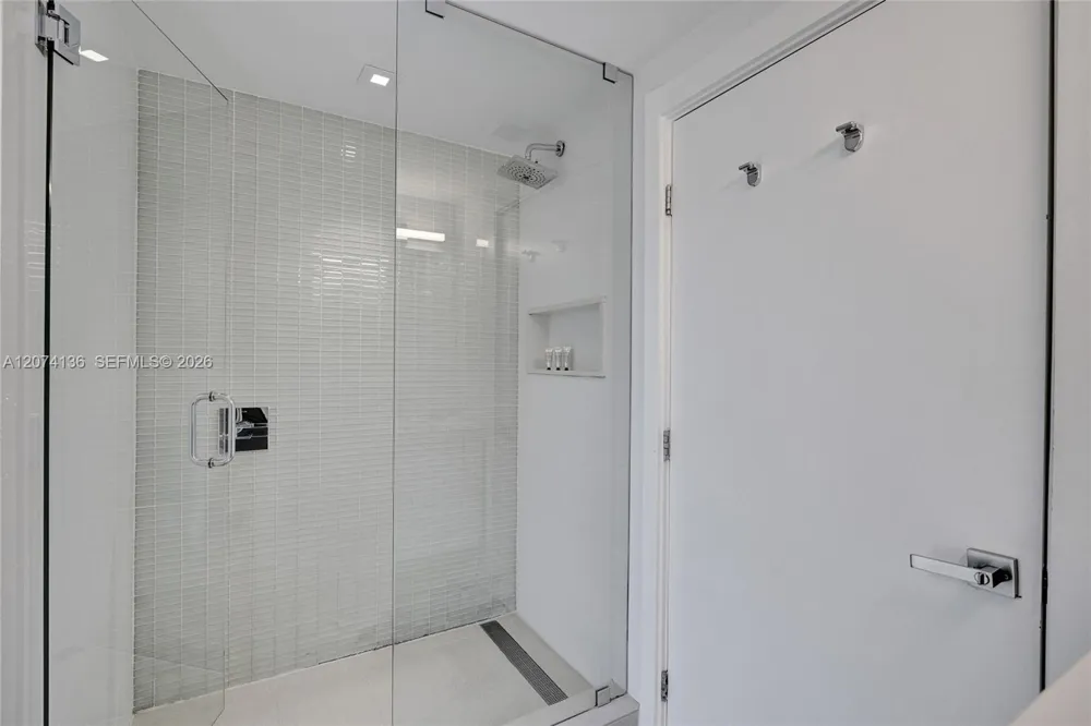 6080 Collins Ave #520 Miami Beach, FL 33140