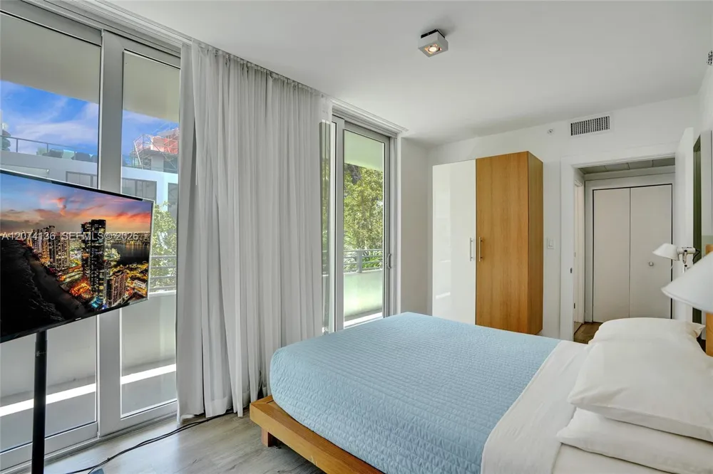 6080 Collins Ave #520 Miami Beach, FL 33140