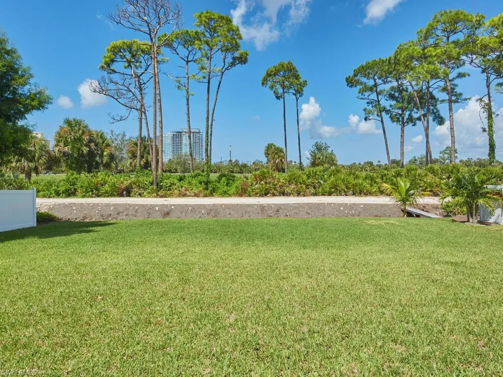 23240 W El Dorado Avenue Bonita Springs, FL 34134