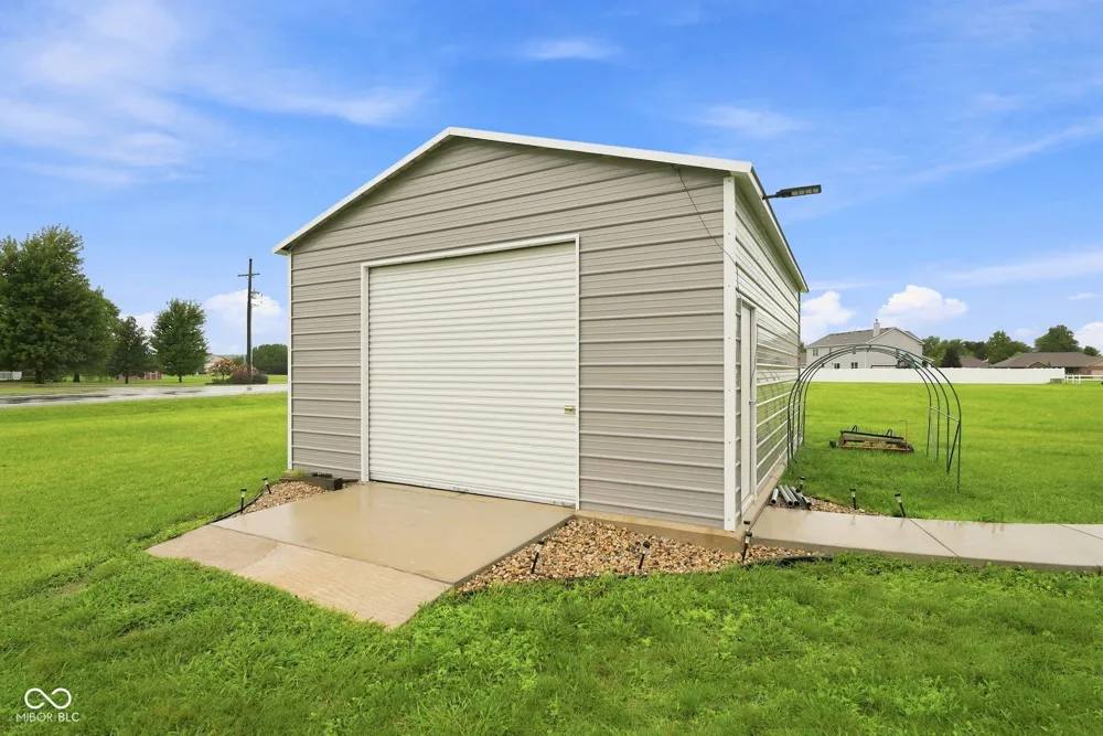 125 Monticello Court Kokomo, IN 46902