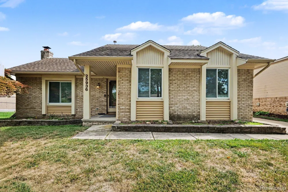 25936 Rose Street Chesterfield Township, MI 48051