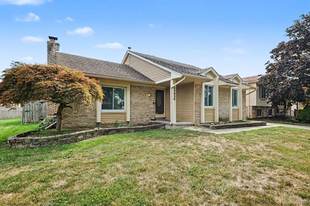 25936 Rose Street Chesterfield Township, MI 48051