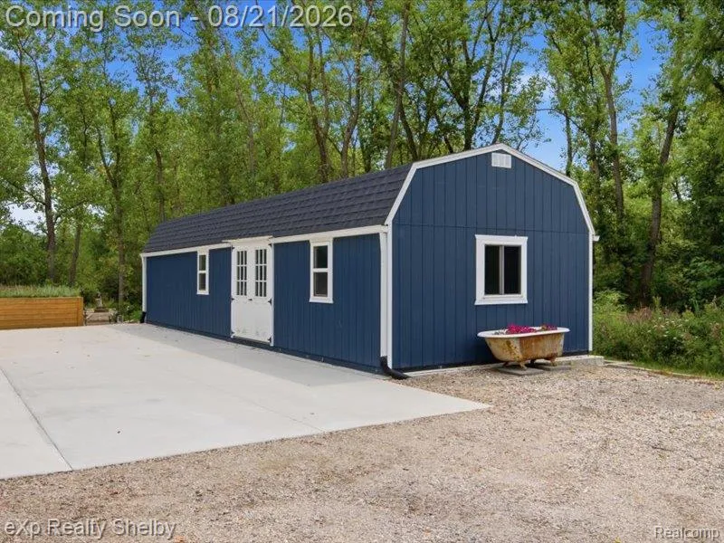 70336 Welding Road Richmond Township, MI 48062
