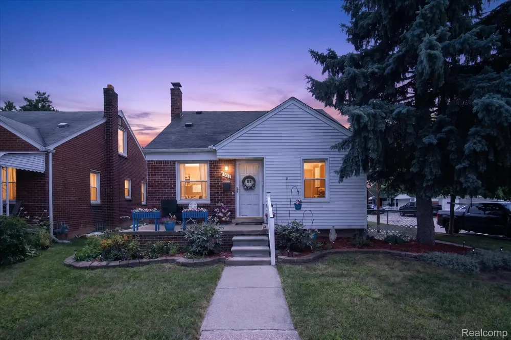 1693 Riverbank Street Lincoln Park City, MI 48146