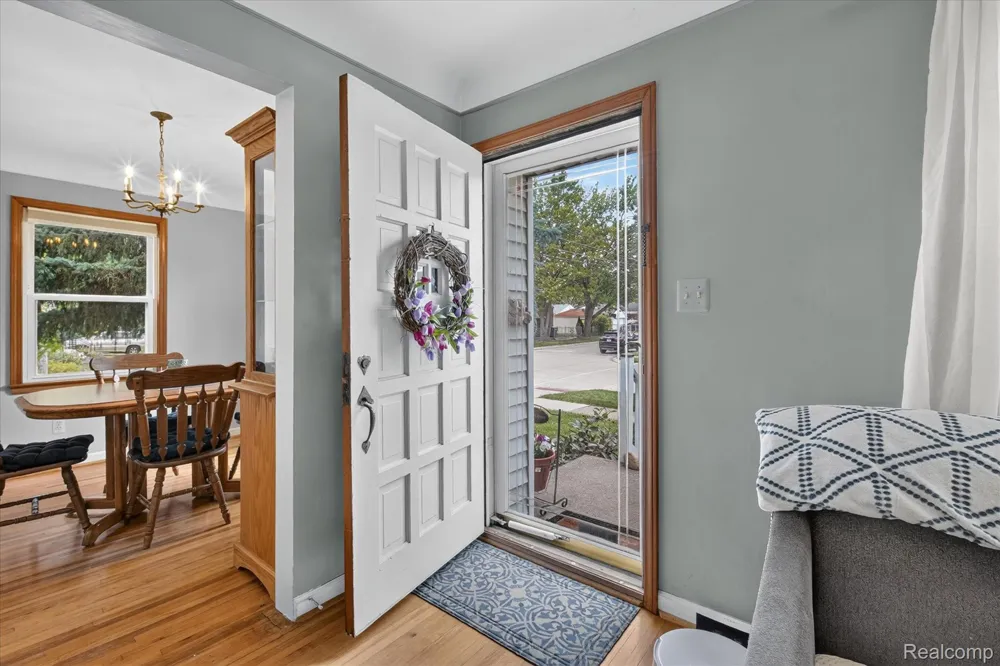 1693 Riverbank Street Lincoln Park City, MI 48146