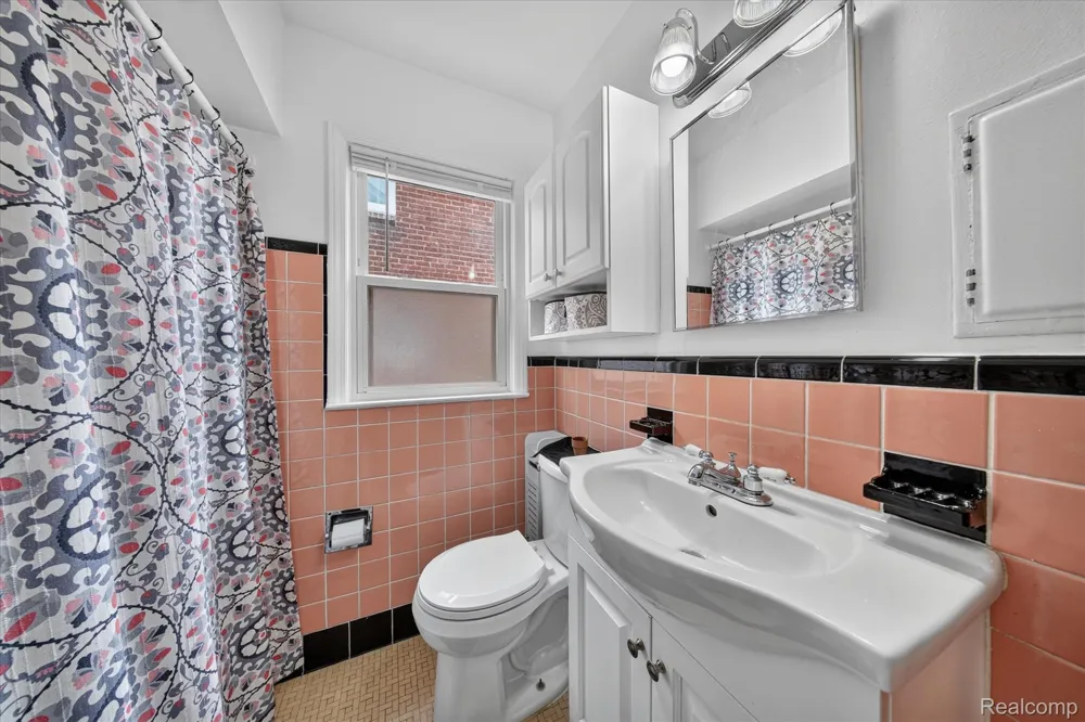 1693 Riverbank Street Lincoln Park City, MI 48146