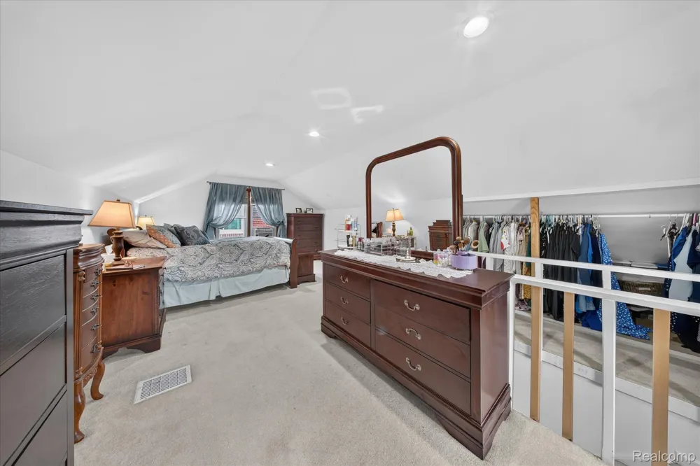 1693 Riverbank Street Lincoln Park City, MI 48146