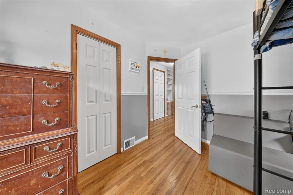 1693 Riverbank Street Lincoln Park City, MI 48146