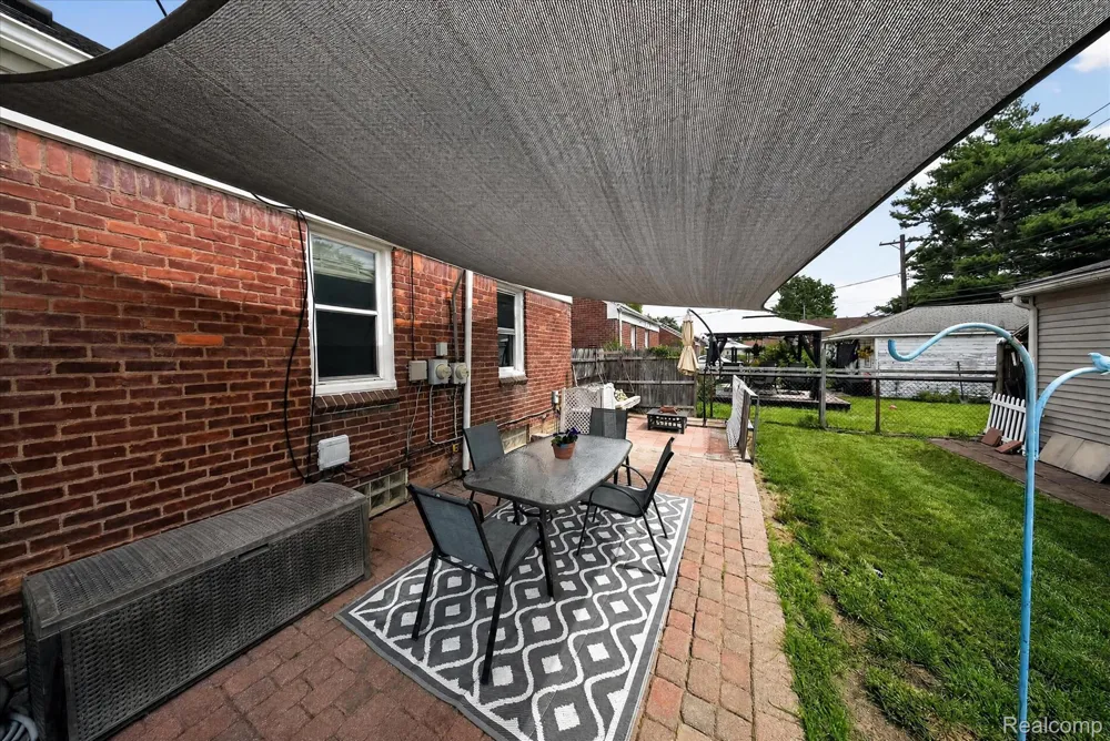 1693 Riverbank Street Lincoln Park City, MI 48146