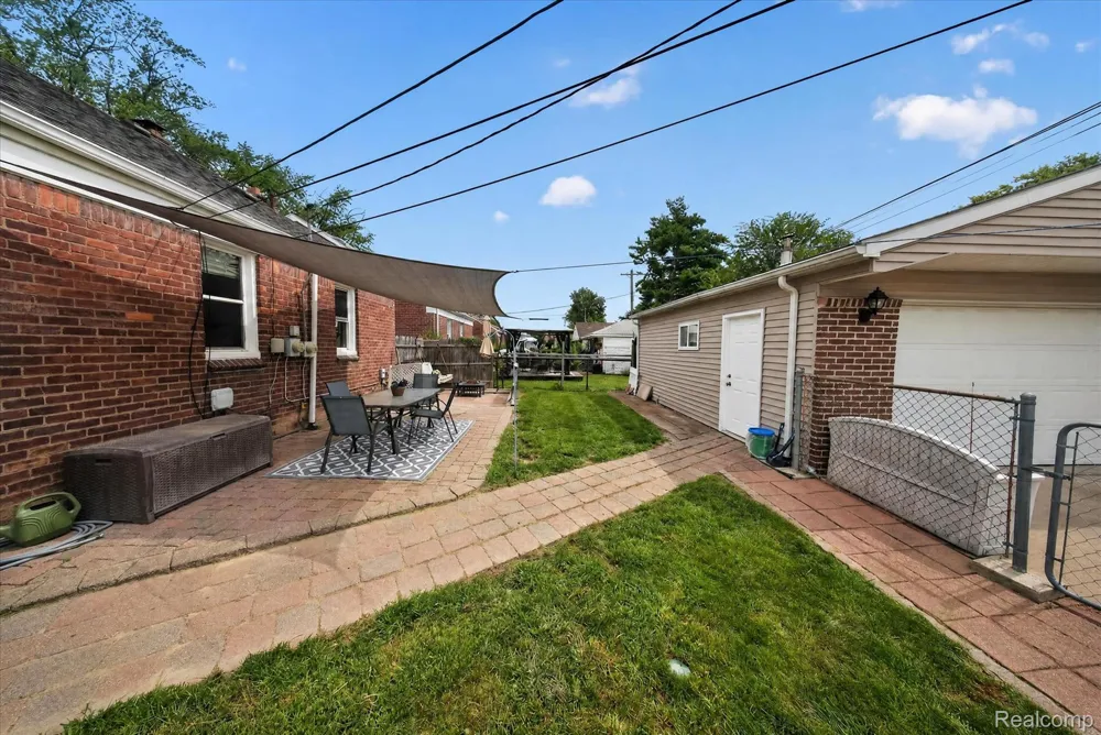 1693 Riverbank Street Lincoln Park City, MI 48146