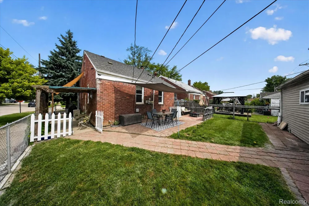1693 Riverbank Street Lincoln Park City, MI 48146