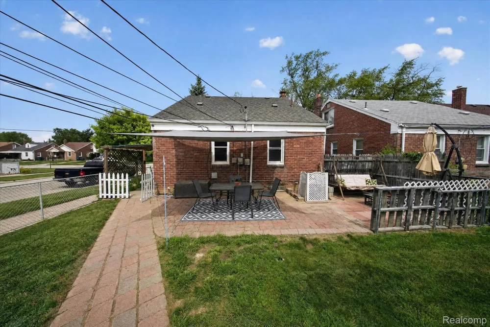 1693 Riverbank Street Lincoln Park City, MI 48146