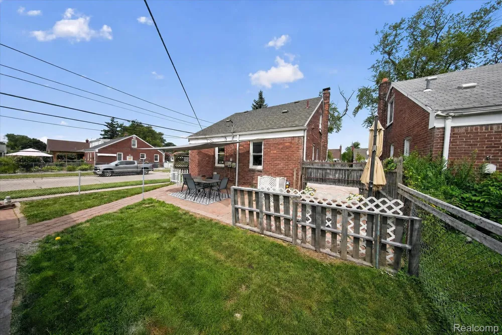 1693 Riverbank Street Lincoln Park City, MI 48146