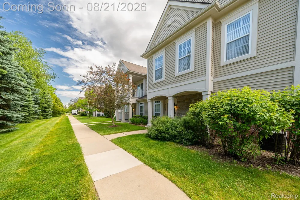 9201 Addington Drive Commerce Charter Township, MI 48390