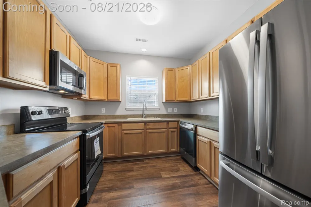 9201 Addington Drive Commerce Charter Township, MI 48390