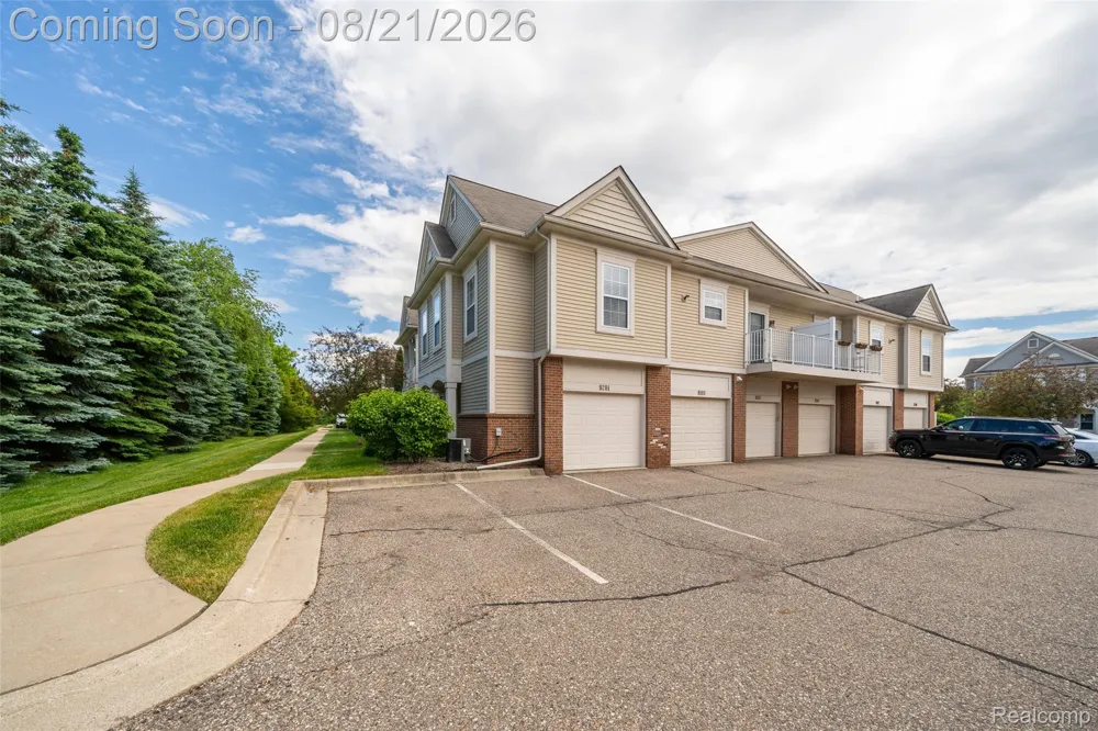 9201 Addington Drive Commerce Charter Township, MI 48390